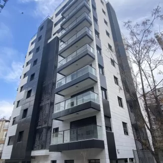 בניין מגורים ,גבעתיים