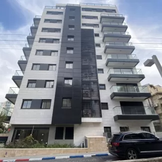 בניין מגורים ,גבעתיים