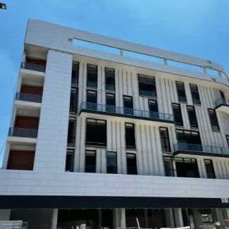 פינה במסגרת החזית